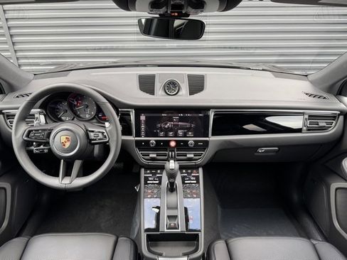 New 2026 Porsche Macan image 17