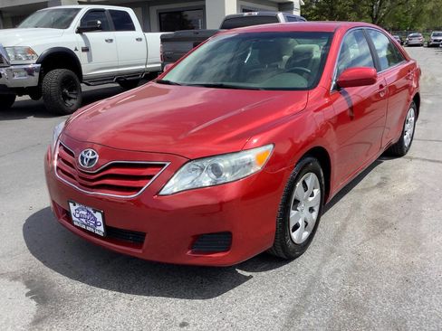 Used 2010 Toyota Camry LE FWD image 22