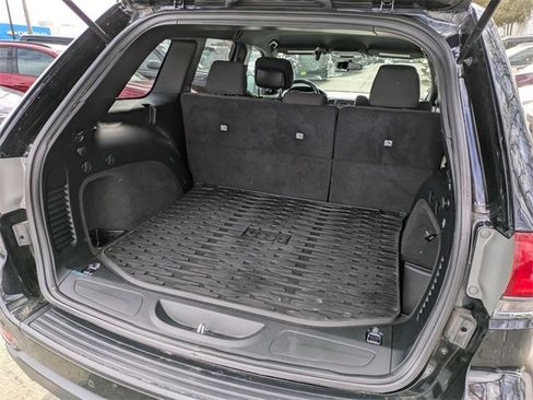 Certified 2018 Jeep Grand Cherokee Laredo image 26