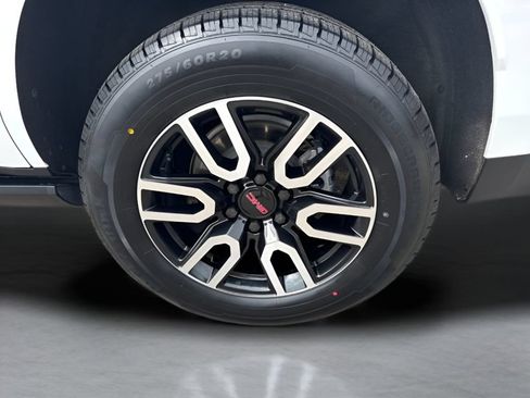 Used 2023 GMC Yukon AT4 AWD/4WD image 40