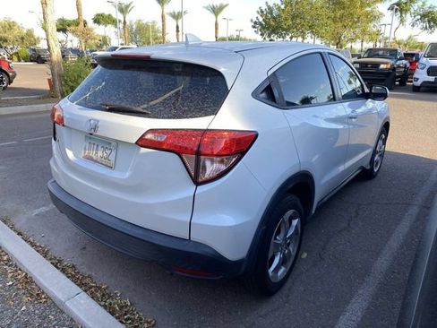Used 2018 Honda HR-V LX image 4