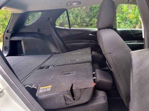 Used 2021 Chevrolet Equinox LT FWD image 21