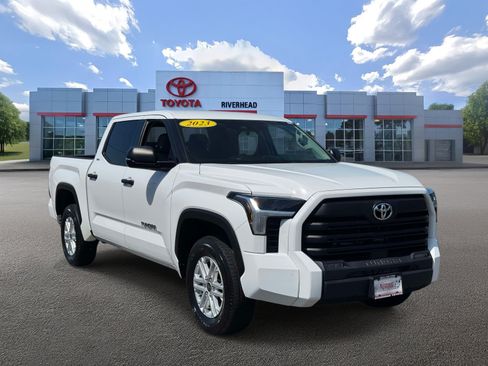 Used 2023 Toyota Tundra SR5 w/ SR5 Convenience Package AWD/4WD image 2