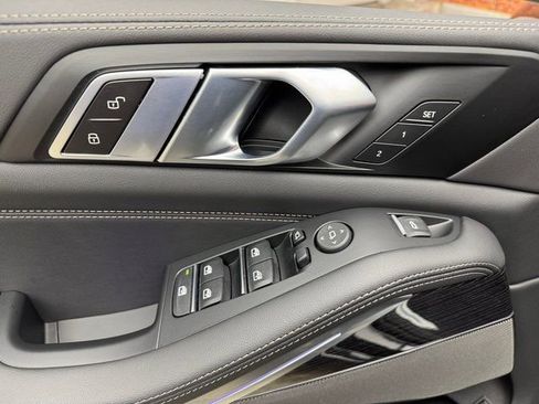 New 2026 BMW X5 xDrive50e image 9