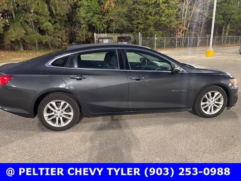 Used 2017 Chevrolet Malibu LT image 8