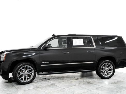 Used 2020 GMC Yukon XL Denali w/ Denali Premium Package AWD/4WD image 4