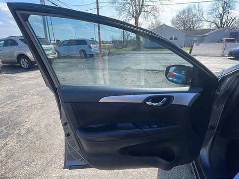 Used 2016 Nissan Sentra S FWD image 15