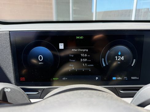 Used 2025 Hyundai Kona Limited FWD image 17