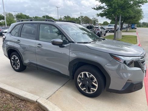 Used 2025 Subaru Forester Premium w/ Convenience Package #1 image 1