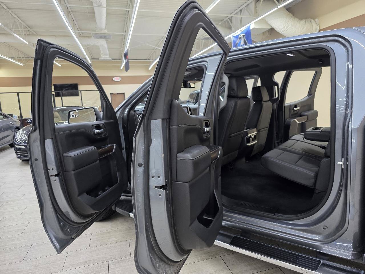 Used 2021 GMC Sierra 1500 SLT AWD/4WD image 15