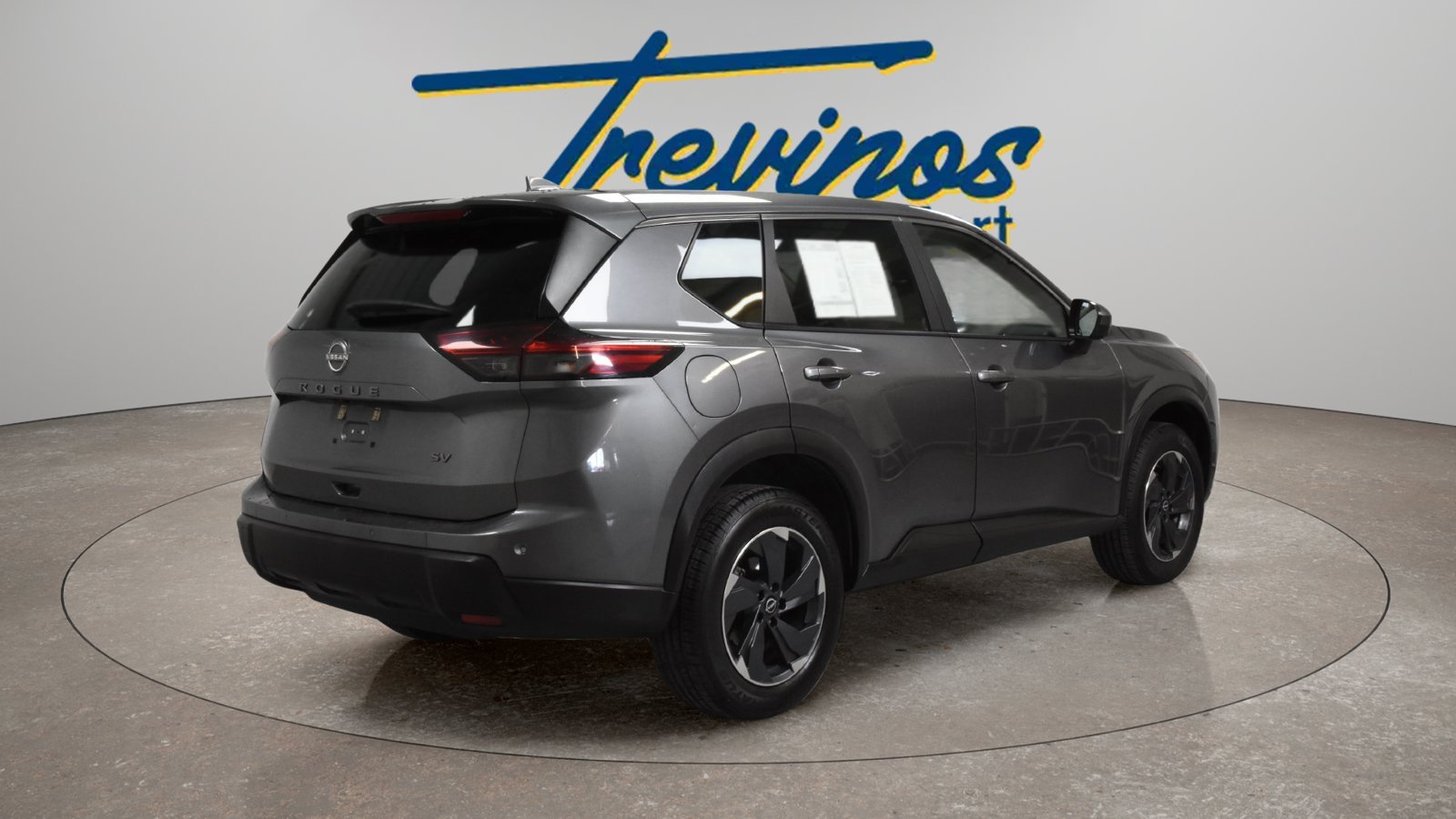 Used 2024 Nissan Rogue SV FWD image 2