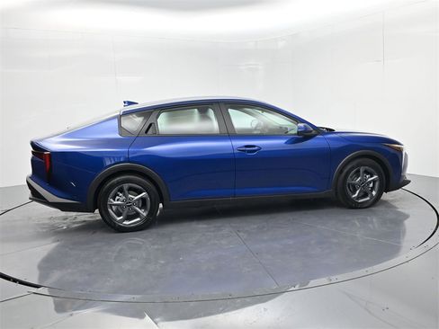 New 2025 Kia K4 LXS image 8