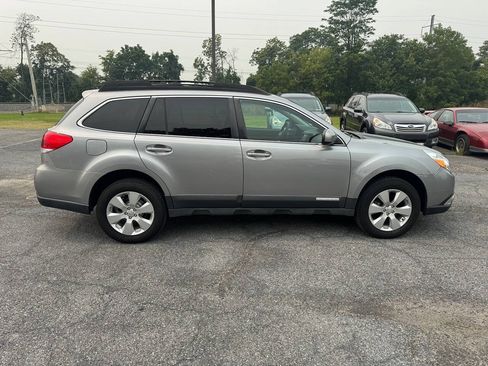 Used 2011 Subaru Outback 2.5i Limited AWD/4WD image 8