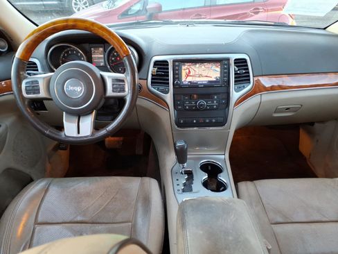 Used 2013 Jeep Grand Cherokee Overland image 8