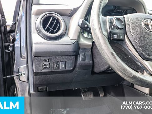 Used 2017 Toyota RAV4 LE w/ Carpet Mat Package AWD/4WD image 25