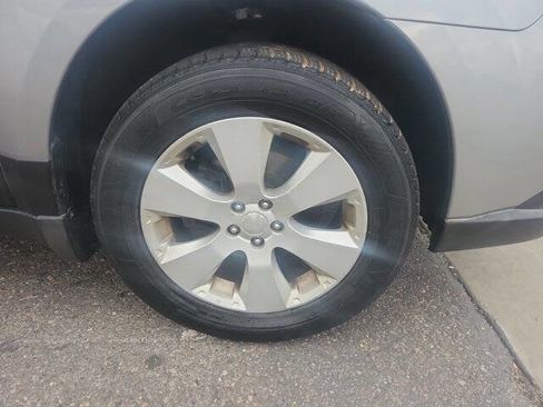 Used 2011 Subaru Outback 2.5i Premium w/ All-Weather Pkg image 9