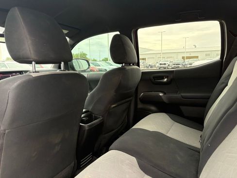 Used 2021 Toyota Tacoma TRD Sport w/ Technology Package AWD/4WD image 8