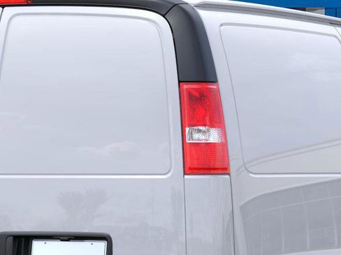 New 2025 Chevrolet Express 3500 w/ Driver Convenience Package image 24