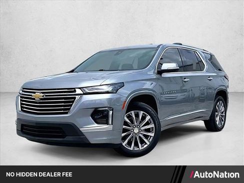 Used 2023 Chevrolet Traverse Premier FWD image 1