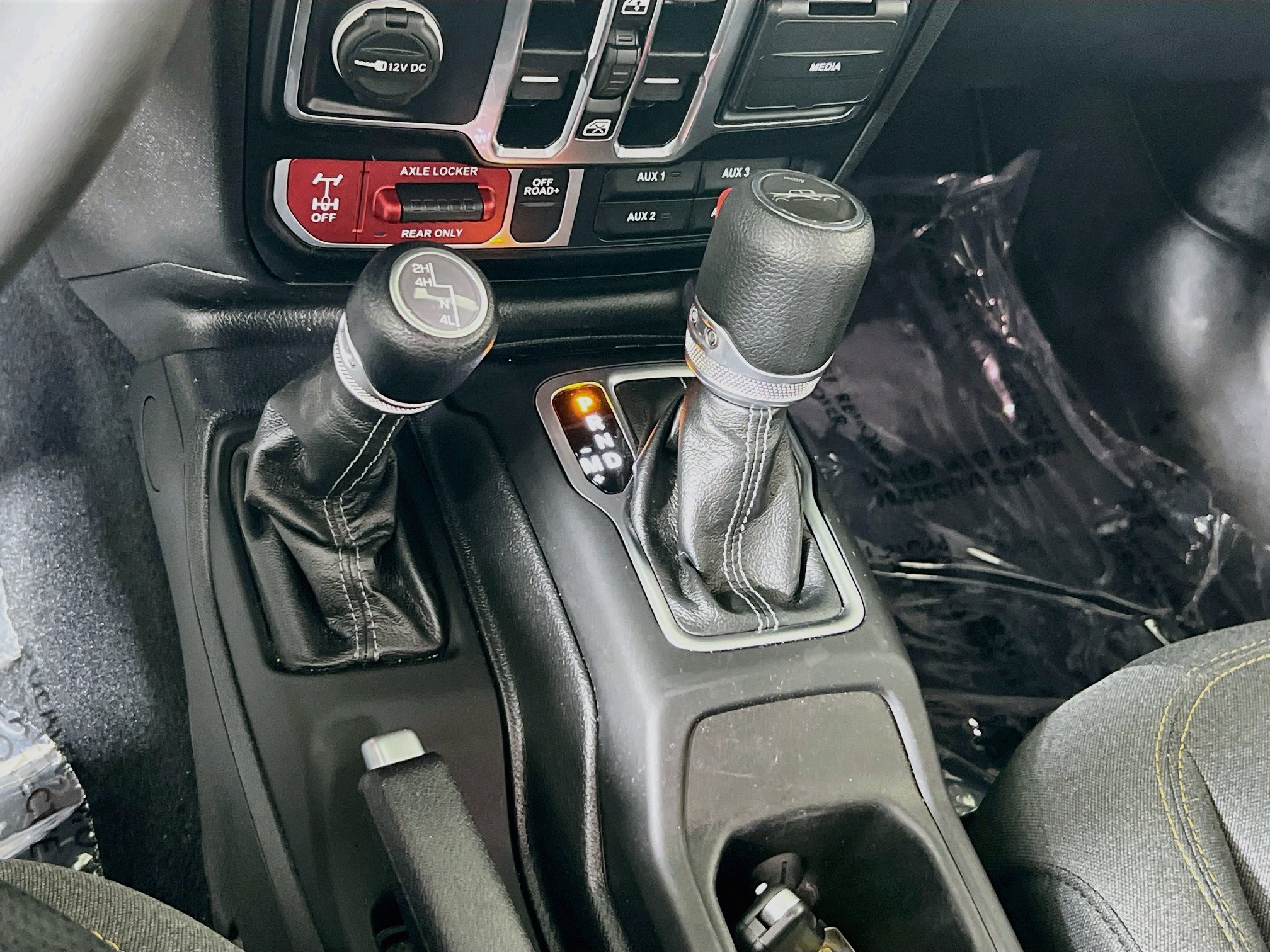 Used 2024 Jeep Gladiator Sport AWD/4WD image 16