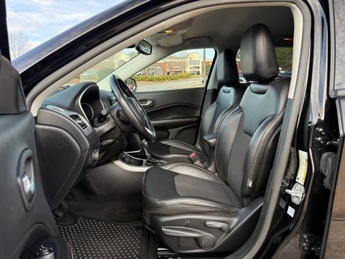 Used 2019 Jeep Compass Latitude w/ Cold Weather Group image 13