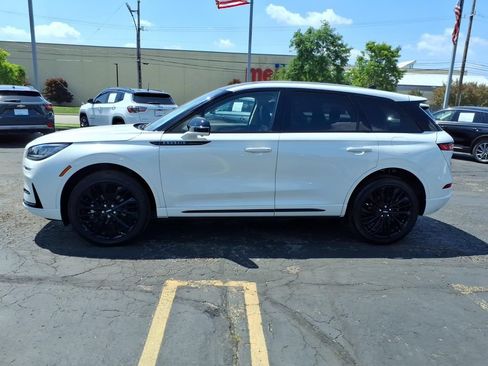 Used 2023 Lincoln Corsair AWD w/ Equipment Group 101A image 4