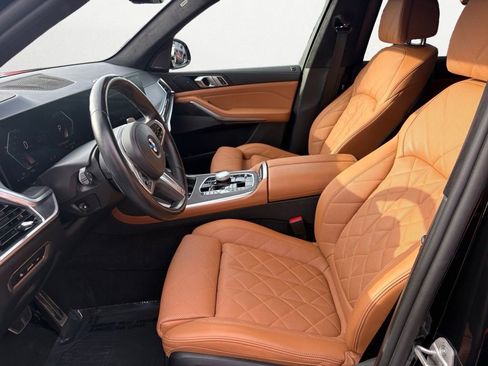 Used 2024 BMW X7 xDrive40i w/ M Sport Package image 10