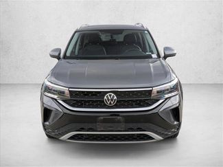 Used 2022 Volkswagen Taos SE w/ Panoramic Sunroof Package AWD/4WD video 2