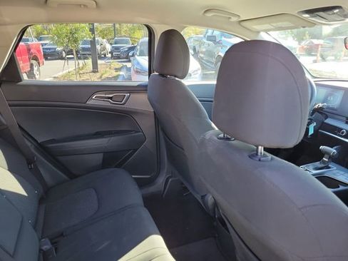 Used 2024 Kia Sportage LX image 30