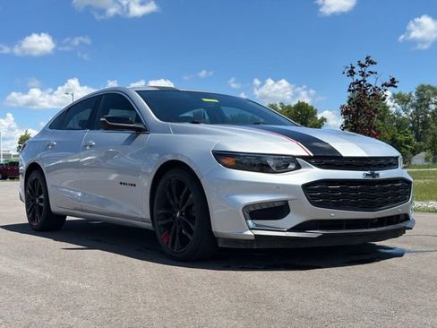 Used 2018 Chevrolet Malibu LT w/ Leather Package FWD image 1