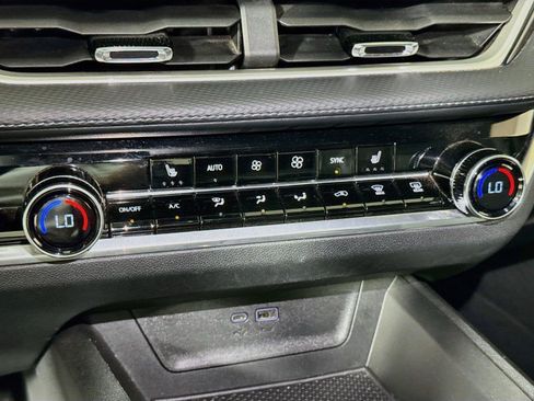 Used 2026 Chevrolet Equinox LT w/ Convenience Package II FWD image 14