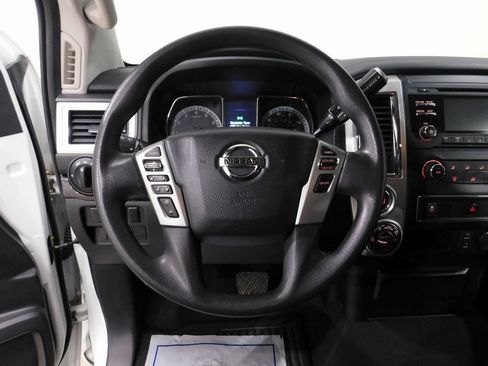 Used 2017 Nissan Titan SV image 47