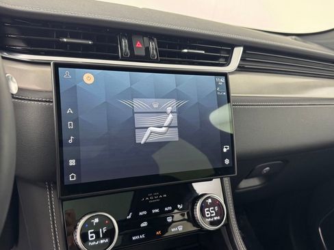Used 2026 Jaguar F-PACE R-Dynamic S AWD/4WD image 21