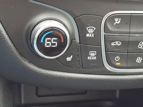 Used 2024 Chevrolet Equinox LT w/ LPO, Floor Liner Package AWD/4WD image 19