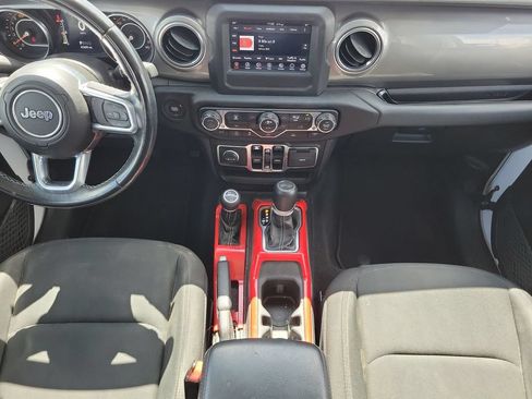 Used 2021 Jeep Wrangler Unlimited Sahara AWD/4WD image 19