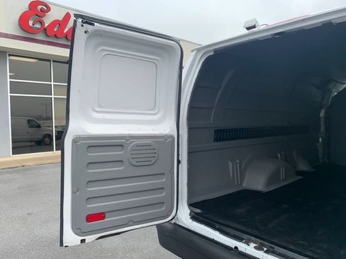 Used 2009 Ford E-350 and Econoline 350 Extended Super Duty RWD image 26