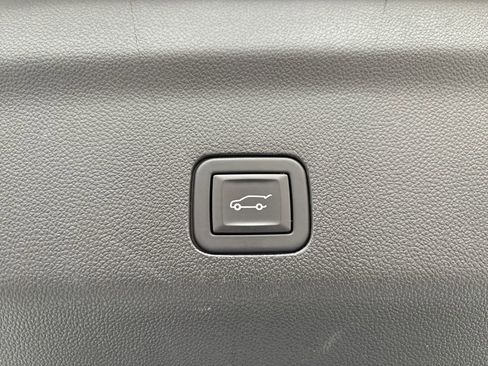 Used 2024 Chevrolet Tahoe Premier image 10