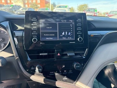 Used 2023 Toyota Camry LE image 10