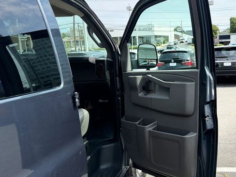 Used 2019 GMC Savana 3500 LS RWD image 27