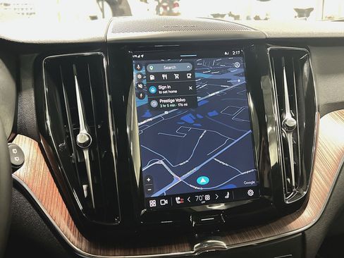 Used 2023 Volvo XC60 B5 Plus w/ Climate Package image 20