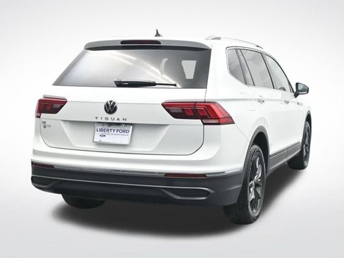 Used 2024 Volkswagen Tiguan SE image 7