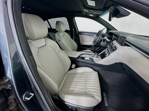 Used 2023 Genesis G70 2.0T w/ Sport Prestige Package image 32