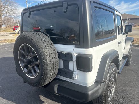 Used 2023 Jeep Wrangler Sport image 11