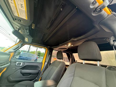 Used 2019 Jeep Wrangler Sport AWD/4WD image 28