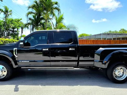 Used 2017 Ford F450 Platinum w/ Platinum Ultimate Package AWD/4WD image 10