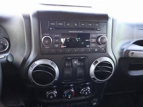 Used 2013 Jeep Wrangler Sport image 19