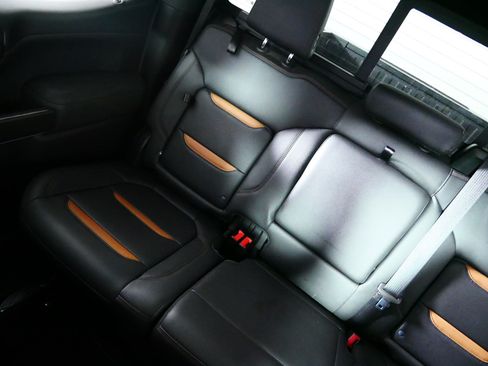 Used 2021 GMC Sierra 1500 AT4 w/ AT4 Preferred Package AWD/4WD image 12