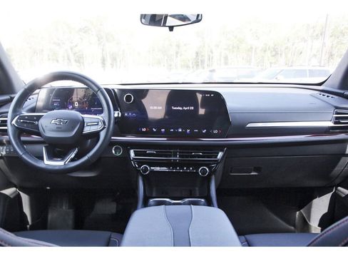 Used 2024 Chevrolet Traverse Z71 AWD/4WD image 13