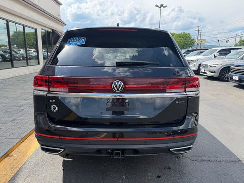 Used 2024 Volkswagen Atlas SE AWD/4WD image 8