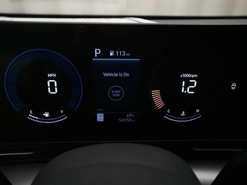 Used 2024 Hyundai Kona SEL AWD/4WD image 2